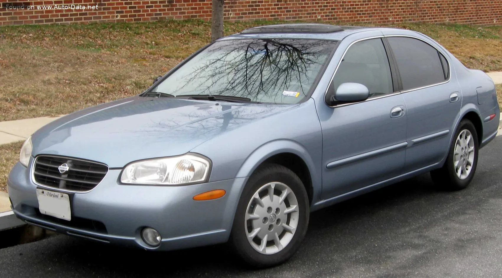 Nissan Maxima Maxima QX V (A33) 2.0 V6 24V (140 лс) Automatic 2000 - 2004 — фото 3