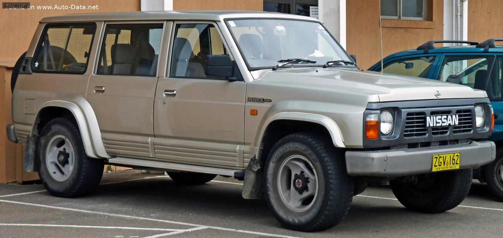 Nissan Patrol Patrol IV 5-door (Y60) 4.2 (170 лс) 4WD 1992 - 1995