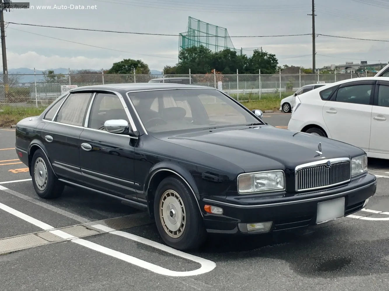 Nissan President President (HG50) 4.5 i V8 32V Type L (270 лс) 1990 - 2002 — фото 3