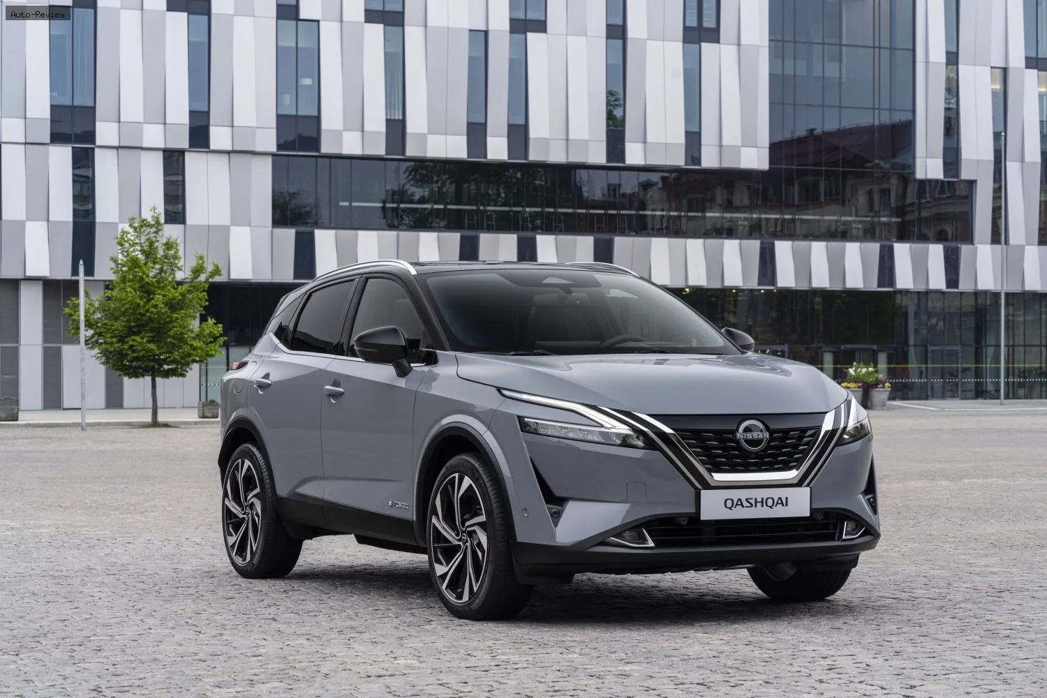 Nissan Qashqai Qashqai III (J12) e-POWER 1.5 VC-T (190 лс) Full Hybrid Automatic 2022 - 2024