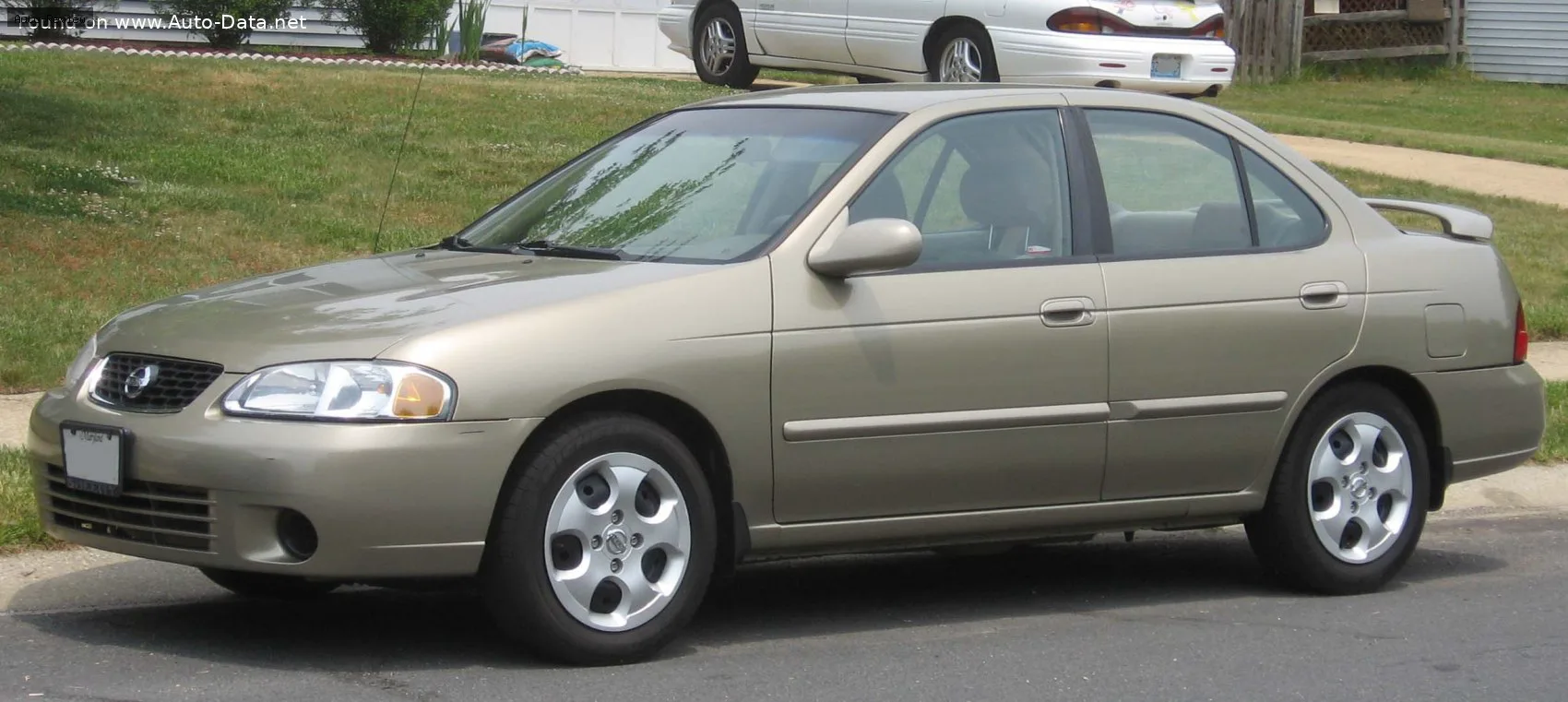 Nissan Sentra Sentra (B15) 2.5 i V6 24V SE-R (177 лс) 2000 - 2006