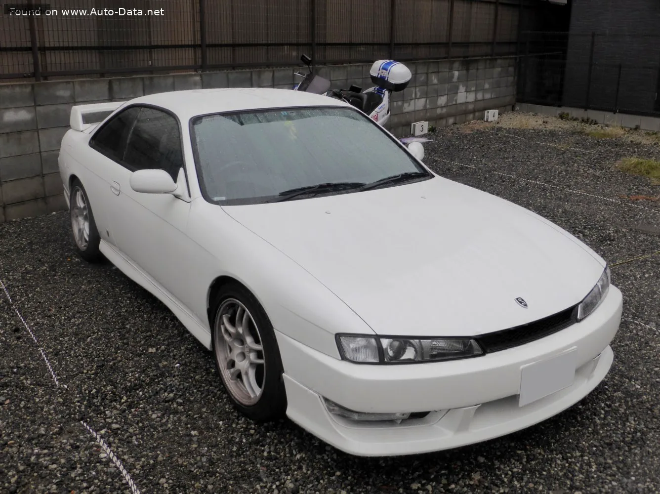 Nissan Silvia Silvia (S14) 2.0 i 16V Turbo (200 лс) 1993 - 1999