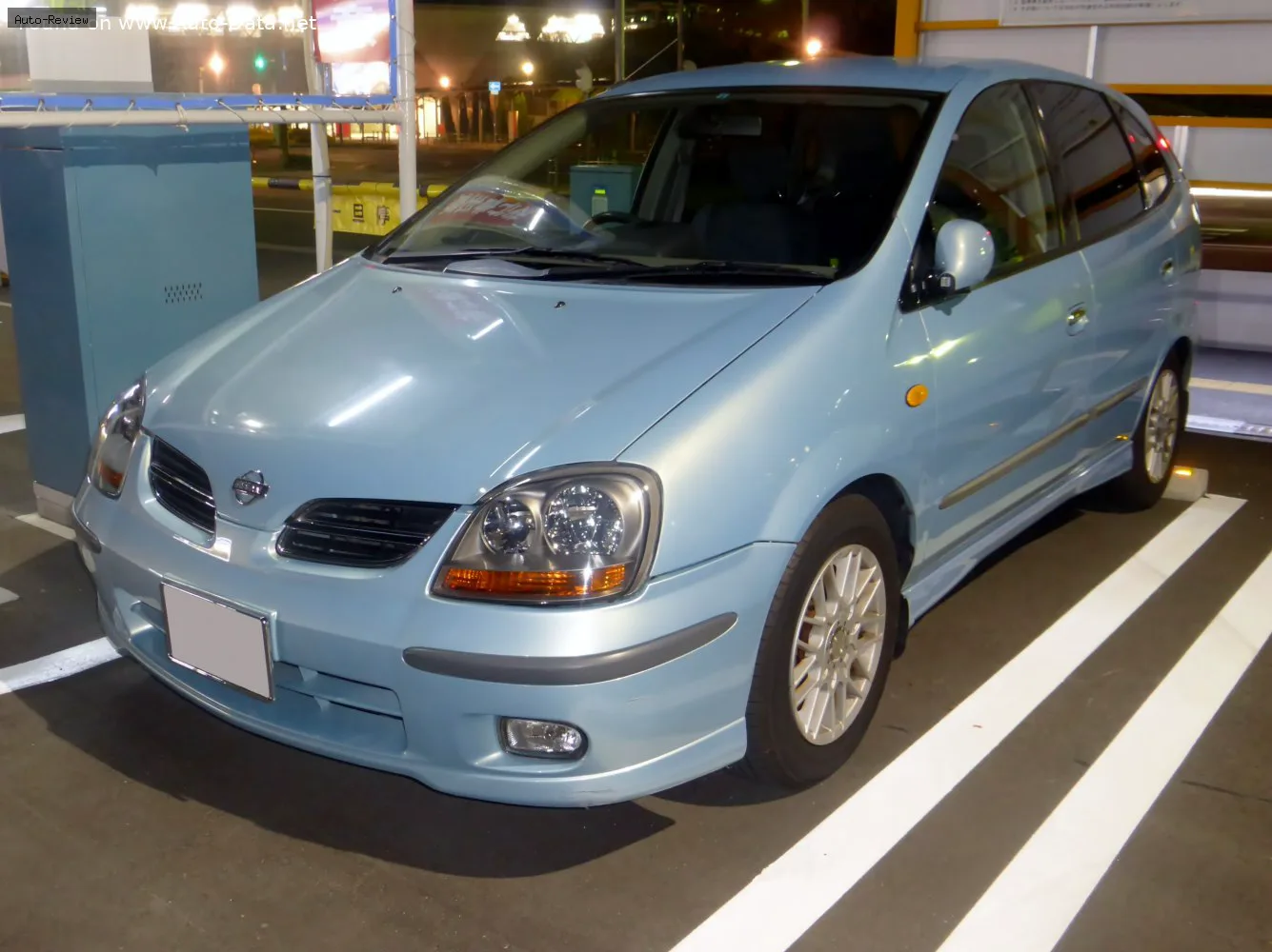 Nissan Tino Tino (V10) 1.5 i 16V (105 лс) Automatic 1999 - 2002