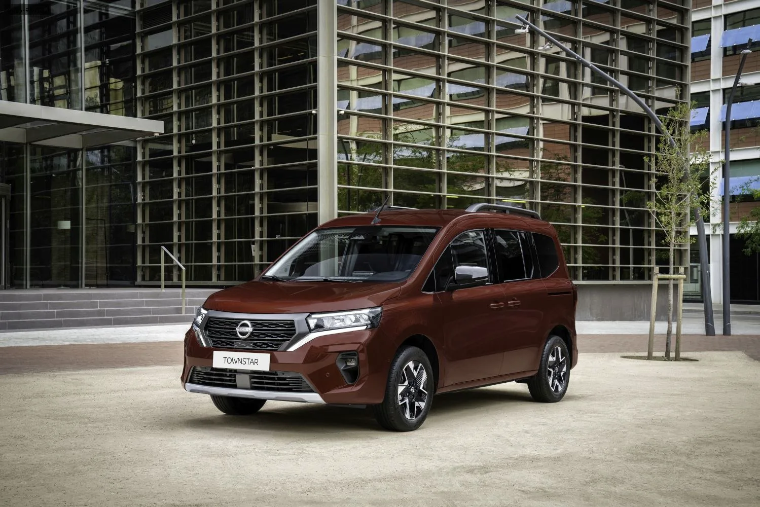 Nissan Townstar Townstar Van 1.3 DIG-T (130 лс) 2022 -