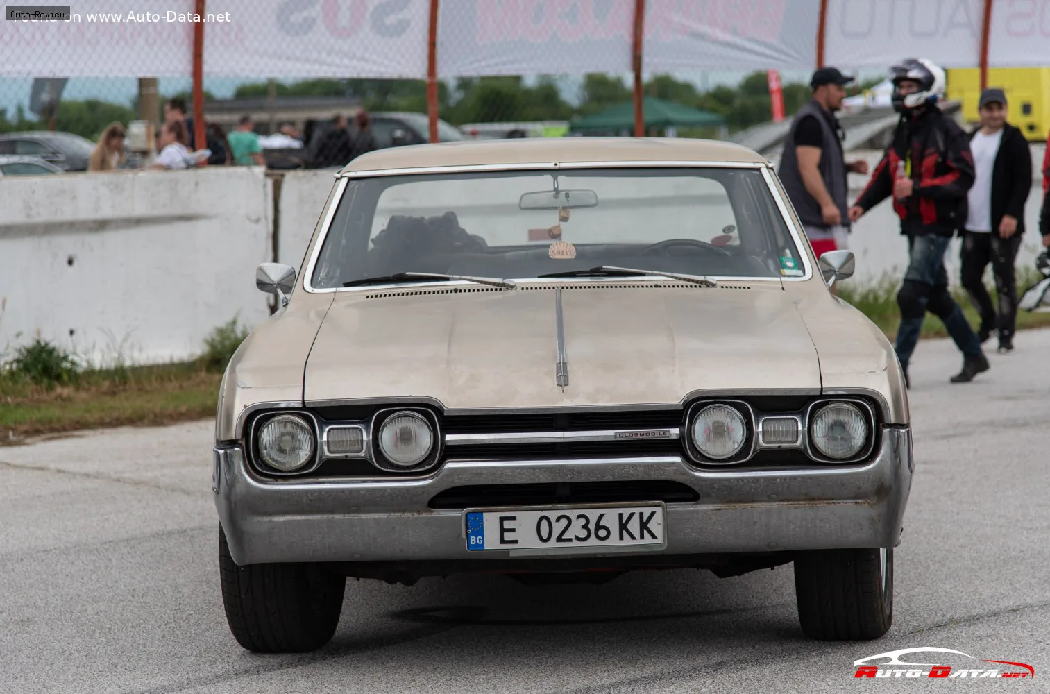 Oldsmobile Cutlass Cutlass Supreme Holiday Sedan 5.4 V8 (320 лс) Manual 4-speed 1966 - 1967