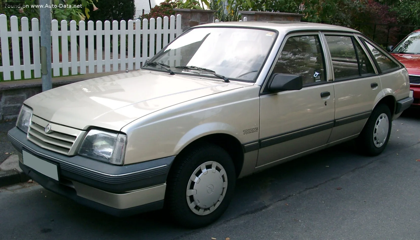 Opel Ascona Ascona C CC 1.6i CAT (75 лс) 1986 - 1988