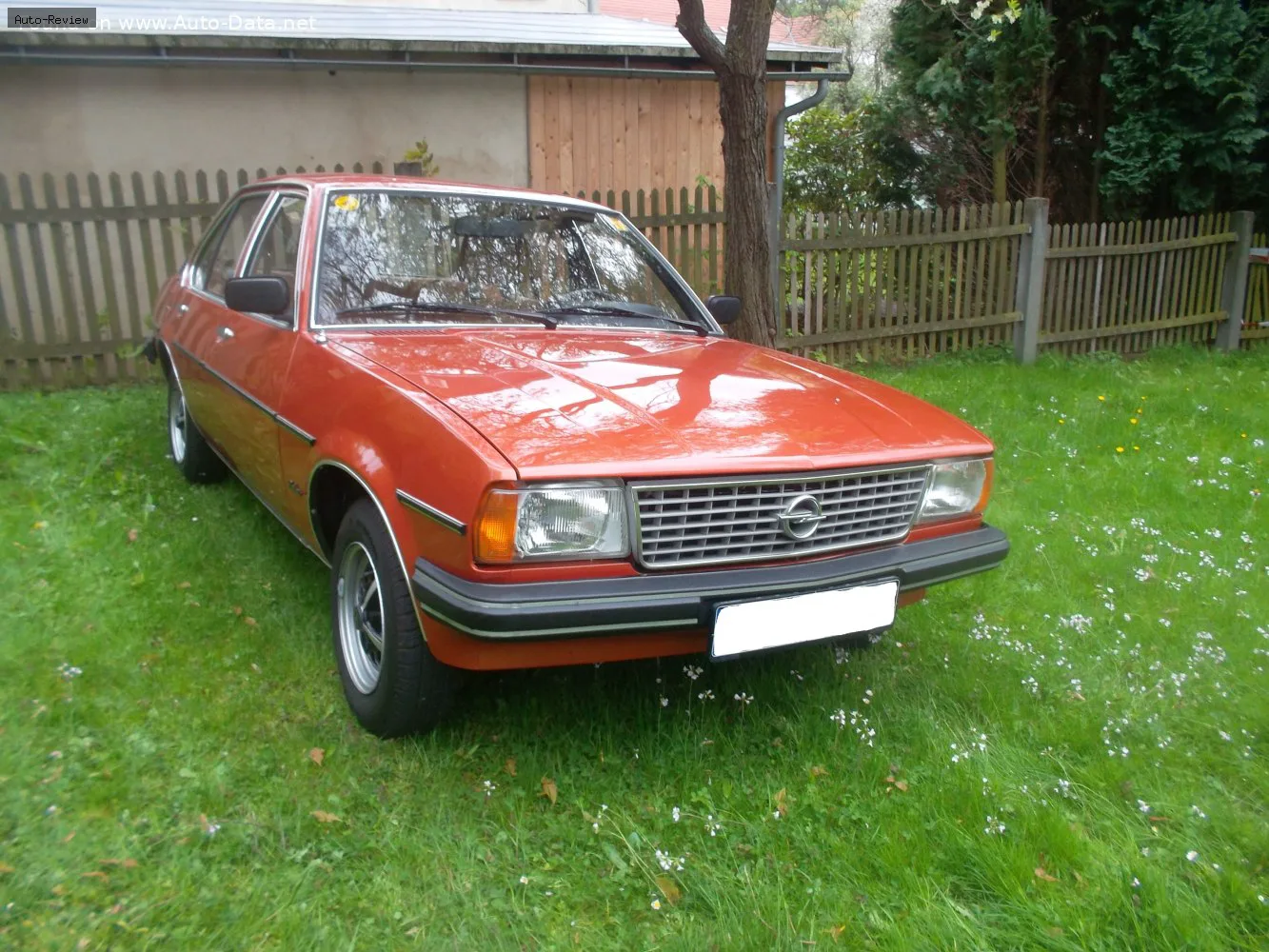 Opel Ascona Ascona B (facelift 1979) 2.0 E (110 лс) 1979 - 1981 — фото 3