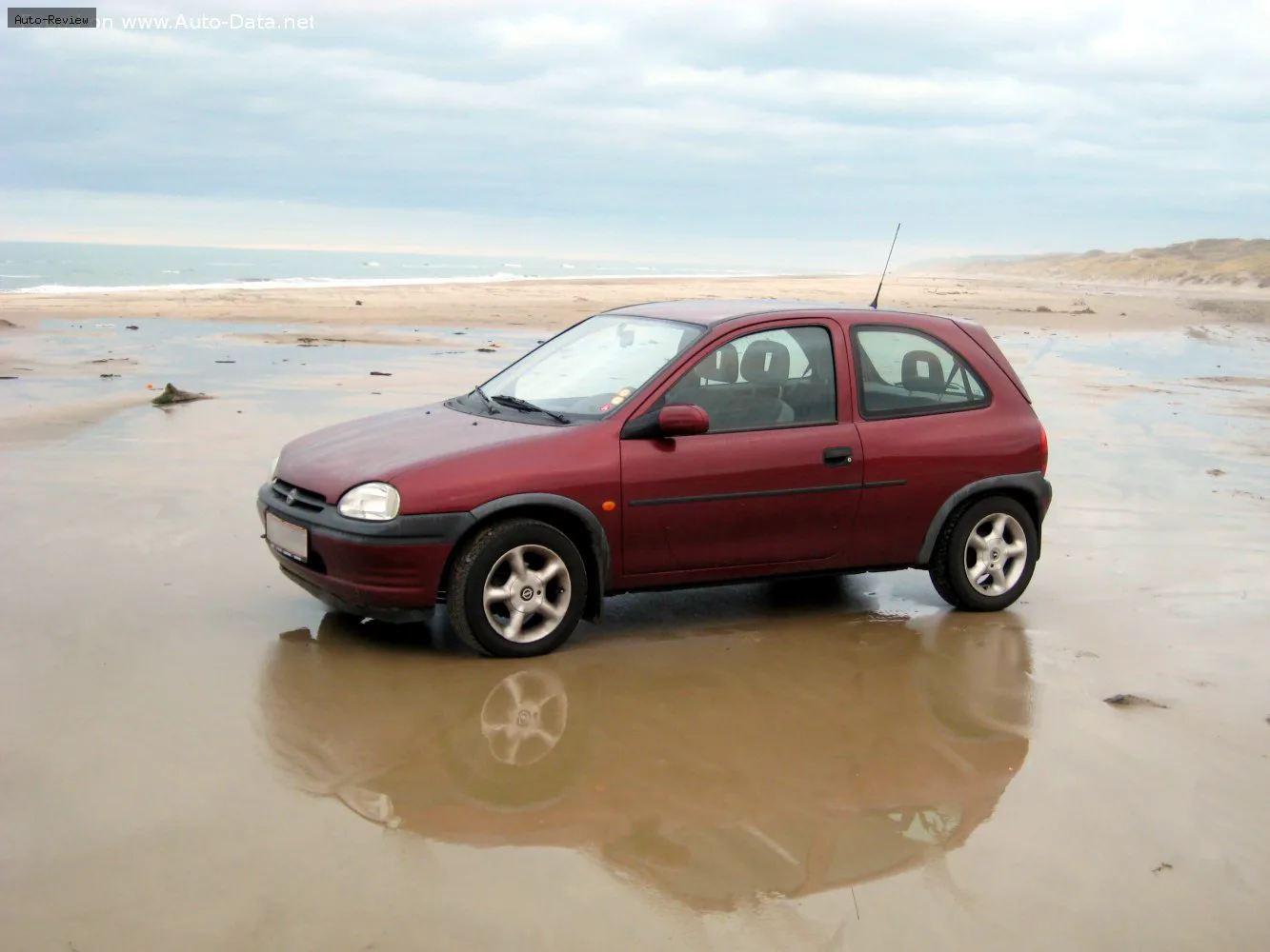 Opel Corsa Corsa B 1.4i 16V (90 лс) Automatic 1994 - 1997
