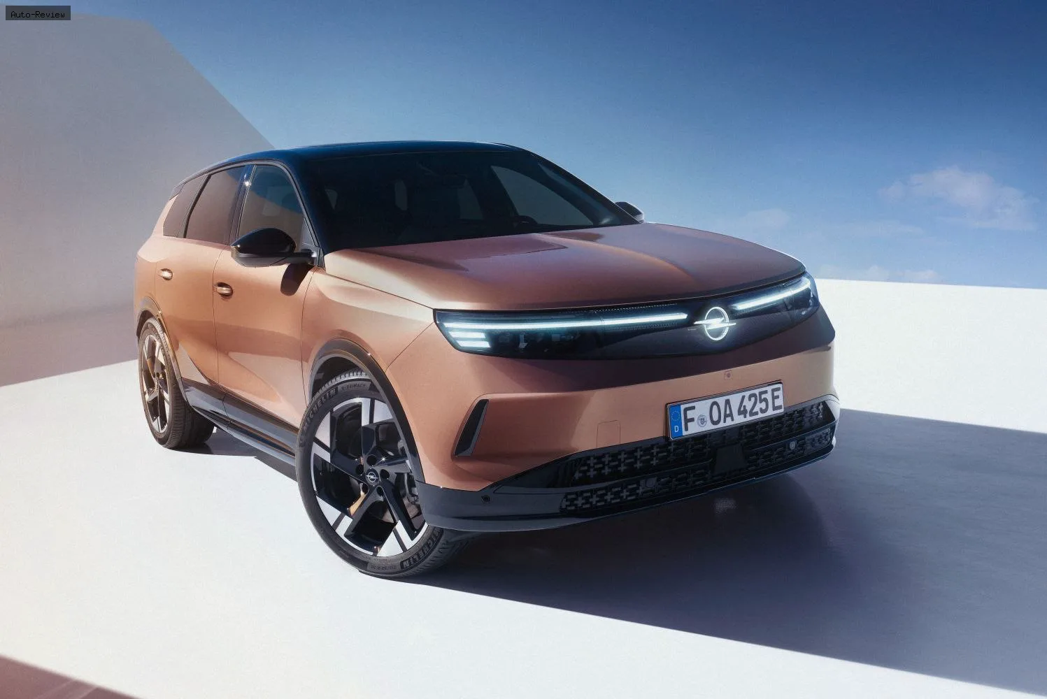 Opel Grandland Grandland B 73 kWh (213 лс) Electric 2024 -