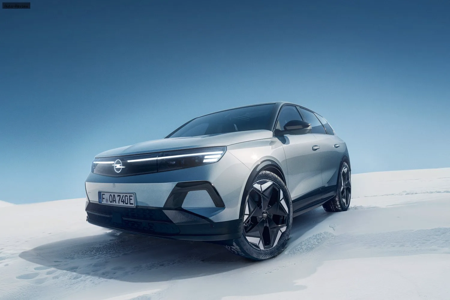 Opel Grandland Grandland B 73 kWh (325 лс) AWD Electric 2025 -