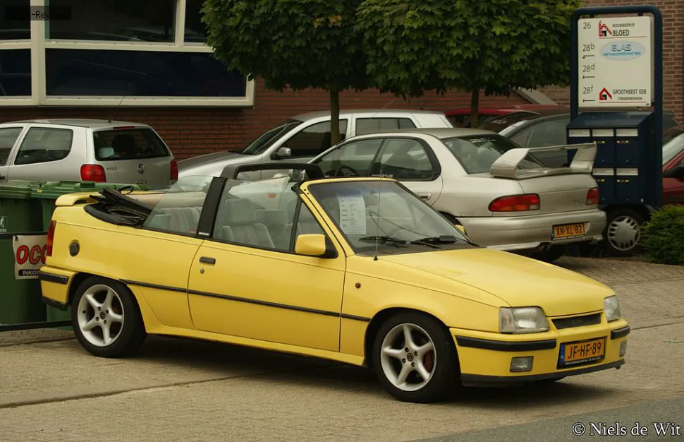 Opel Kadett Kadett E Cabrio 1.6i (82 лс) 1992 - 1993