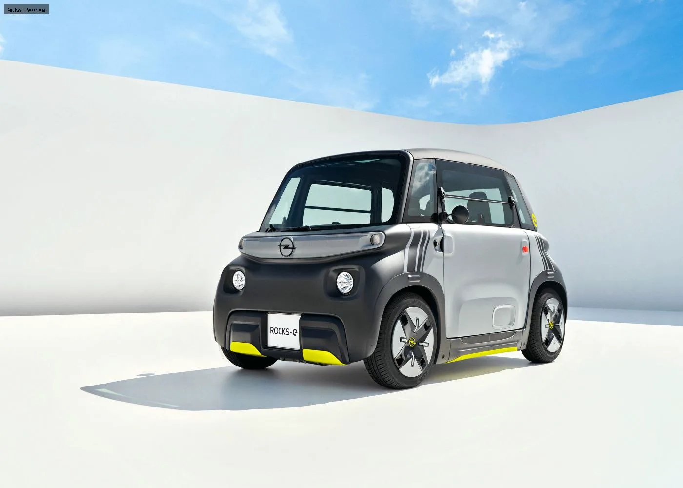 Opel Rocks-e Rocks-e 5.5 kWh (8 лс) 2022 -