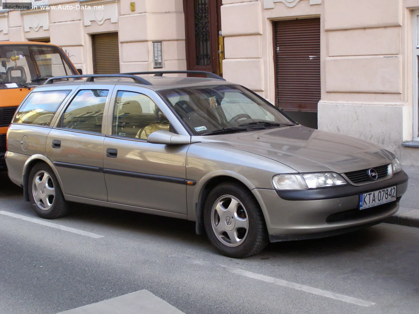 Opel Vectra Vectra B CC 2.0i 16V (136 лс) 1995 - 1998 — фото 3