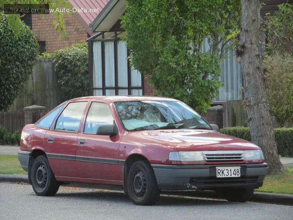 Opel Vectra Vectra A CC 2.0i CAT (115 лс) Automatic 1988 - 1992 — фото 4