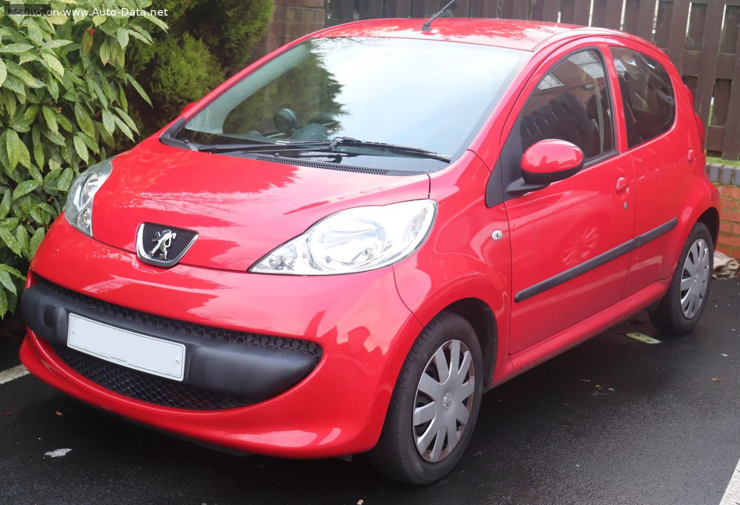 Peugeot 107 107 (Phase I, 2005) 3-door 1.0 (68 лс) 2005 - 2008