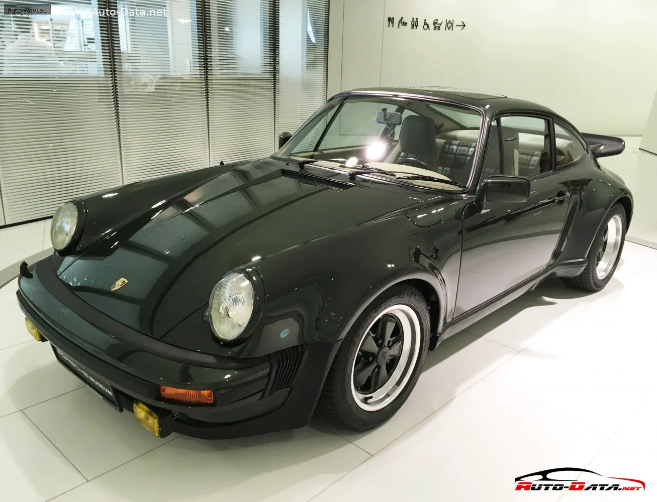 Porsche 911 911 Coupe (Type 930) 3.3 Turbo (300 лс) Manual 5-speed 1987 - 1989