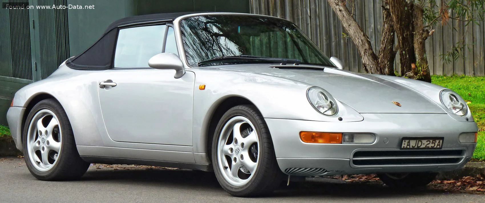 Porsche 911 911 Cabriolet (993) Carrera 4 3.6 (285 лс) 1995 - 1997 — фото 2