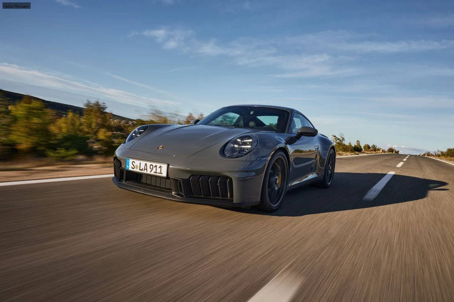 Porsche 911 911 Cabriolet (992, facelift 2024) Carrera GTS 3.6 (541 лс) T-Hybrid PDK 2024 -