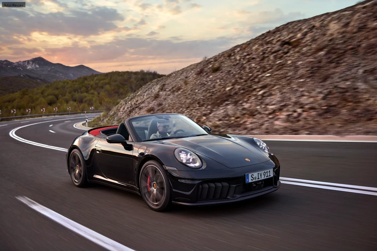 Porsche 911 911 Cabriolet (992, facelift 2024) Carrera GTS 3.6 (541 лс) T-Hybrid PDK 2024 - — фото 3