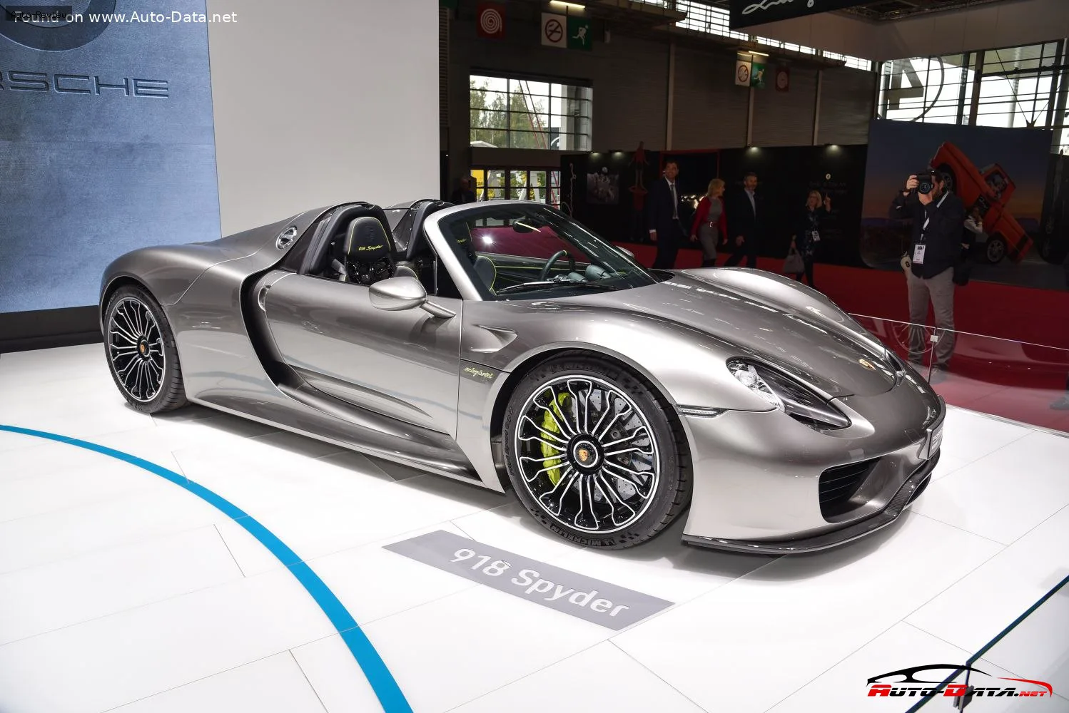 Porsche 918 918 Spyder 4.6 V8 (887 лс) Hybrid PDK 2013 - 2015
