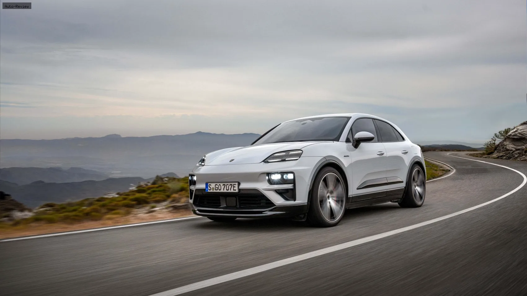 Porsche Macan Macan II Electric Turbo 100 kWh (639 лс) 2024 -