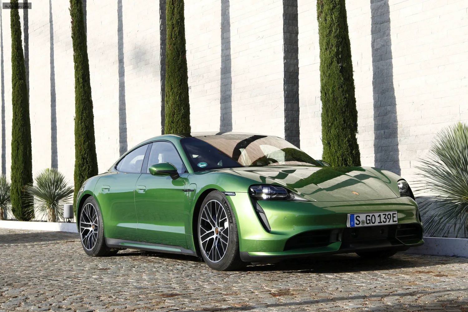 Porsche Taycan Taycan (Y1A) 4S Performance Plus 93.4 kWh (571 лс) 2020 - 2024