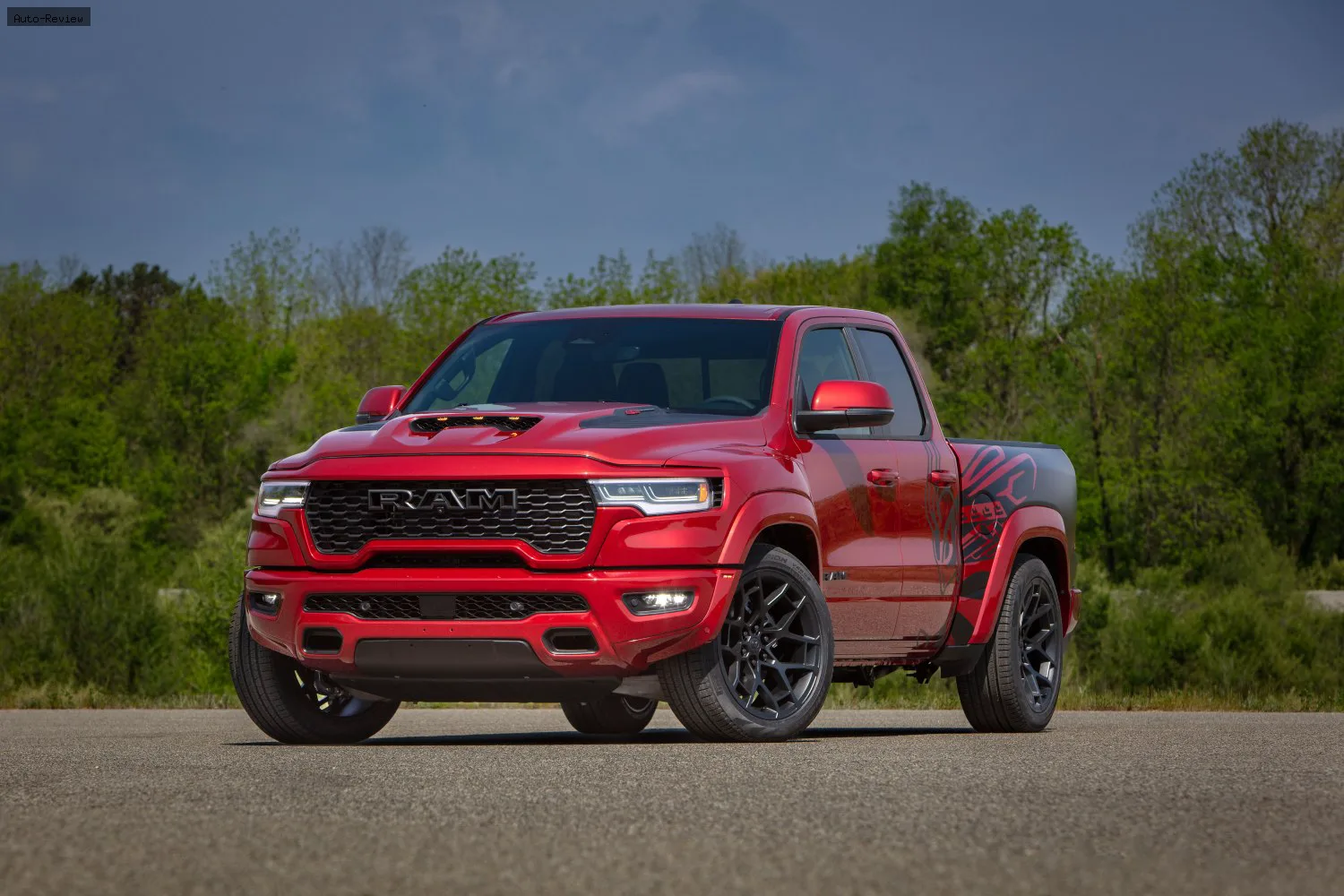 RAM 1500 1500 Quad Cab Short (DT, facelift 2026) Rumble Bee 392 Track Pack 6.4 HEMI V8 (470 лс) 4x4 TorqueFlite 2026 -