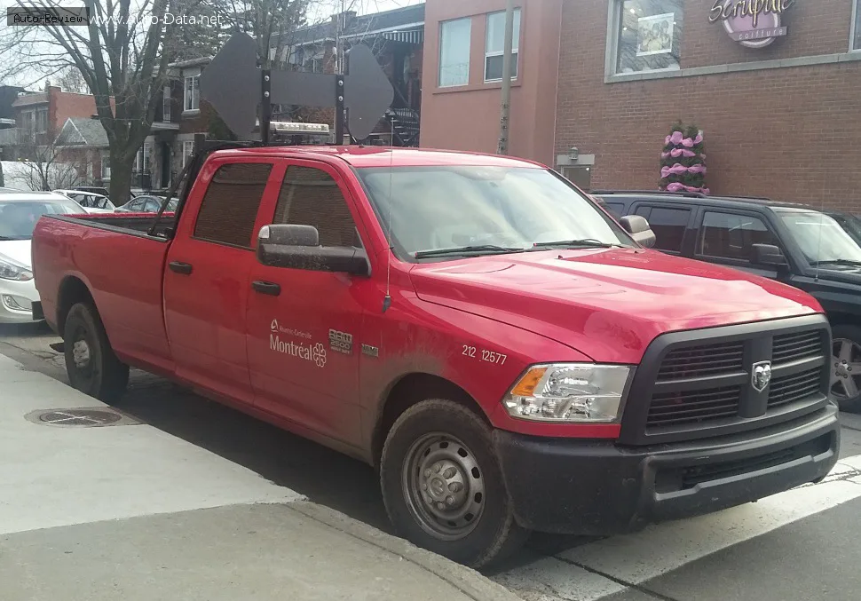 RAM 2500/3500 2500/3500 Crew Cab I 3500 6.7 HO Cummins TD (350 лс) DRW 2012 - 2012 — фото 3