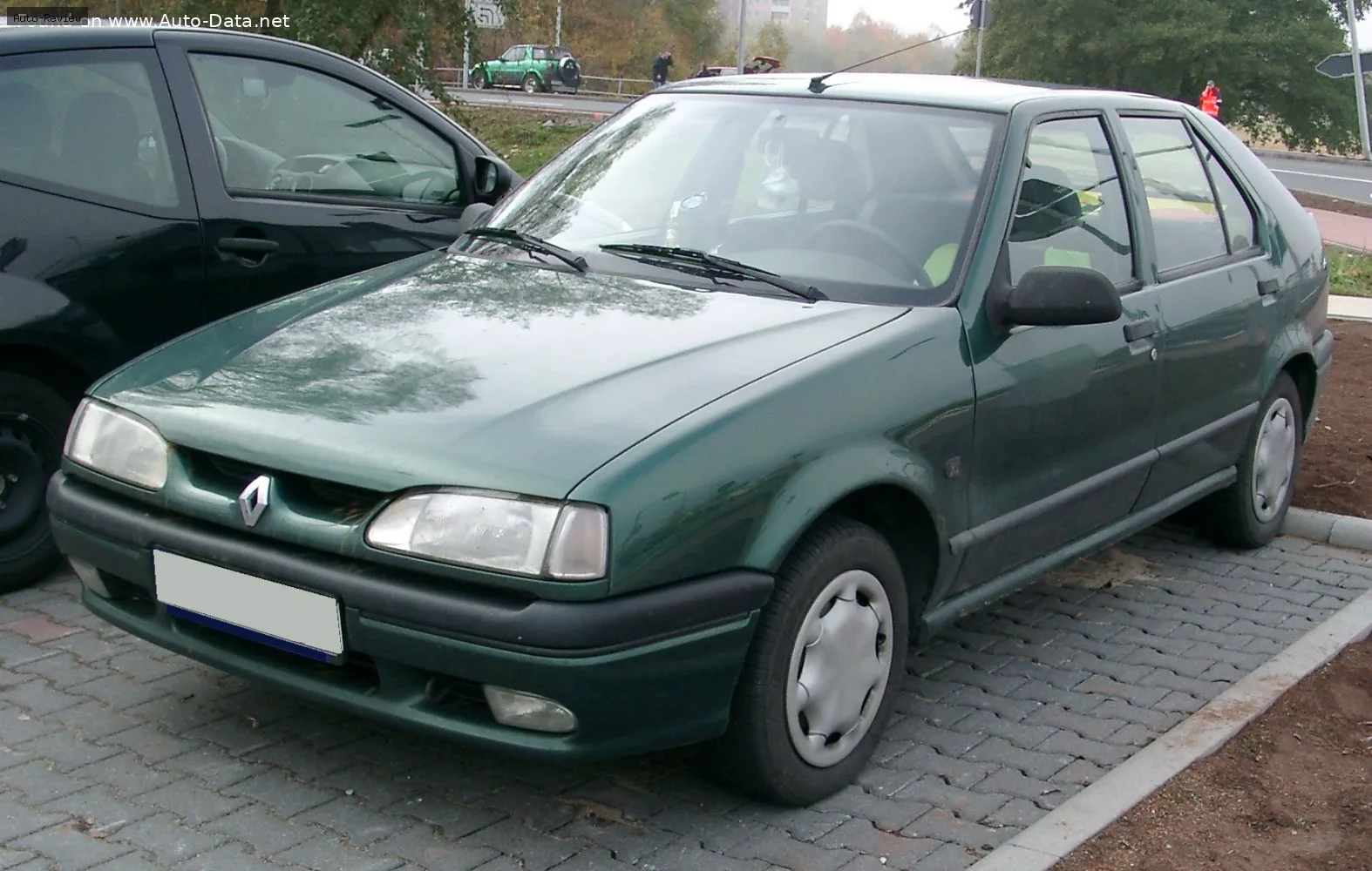 Renault 19 19 (B/C53) (facelift 1992) 1.7 i.e. (73 лс) 1992 - 1995