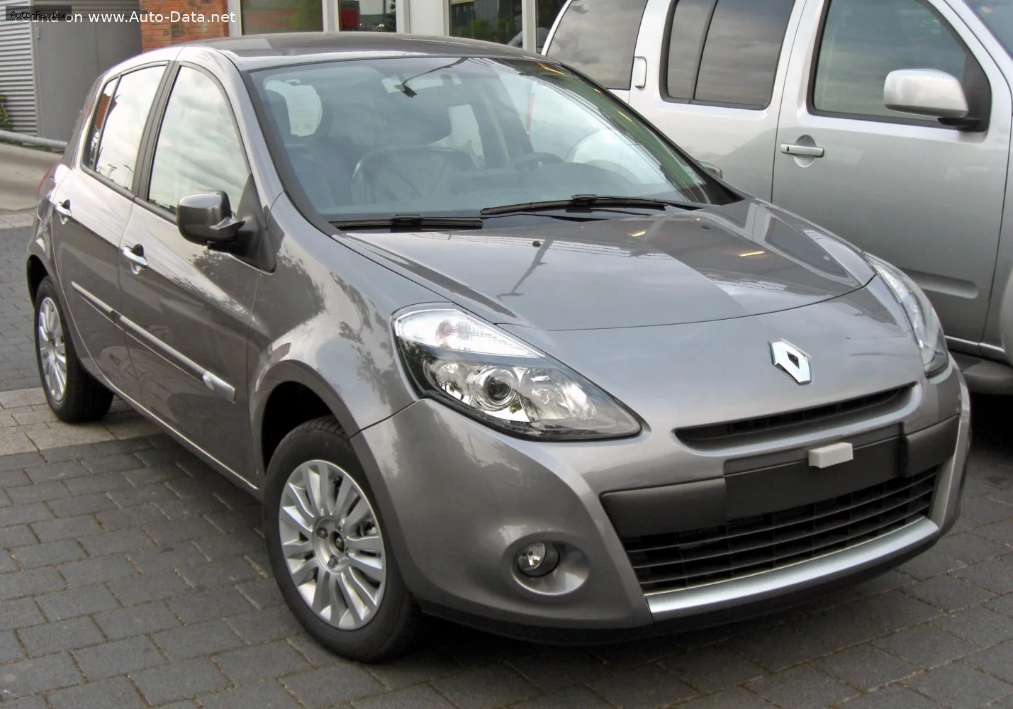 Renault Clio Clio III (Phase II, 2009) 3-door 1.5 dCi (68 лс) 2009 - 2010 — фото 3