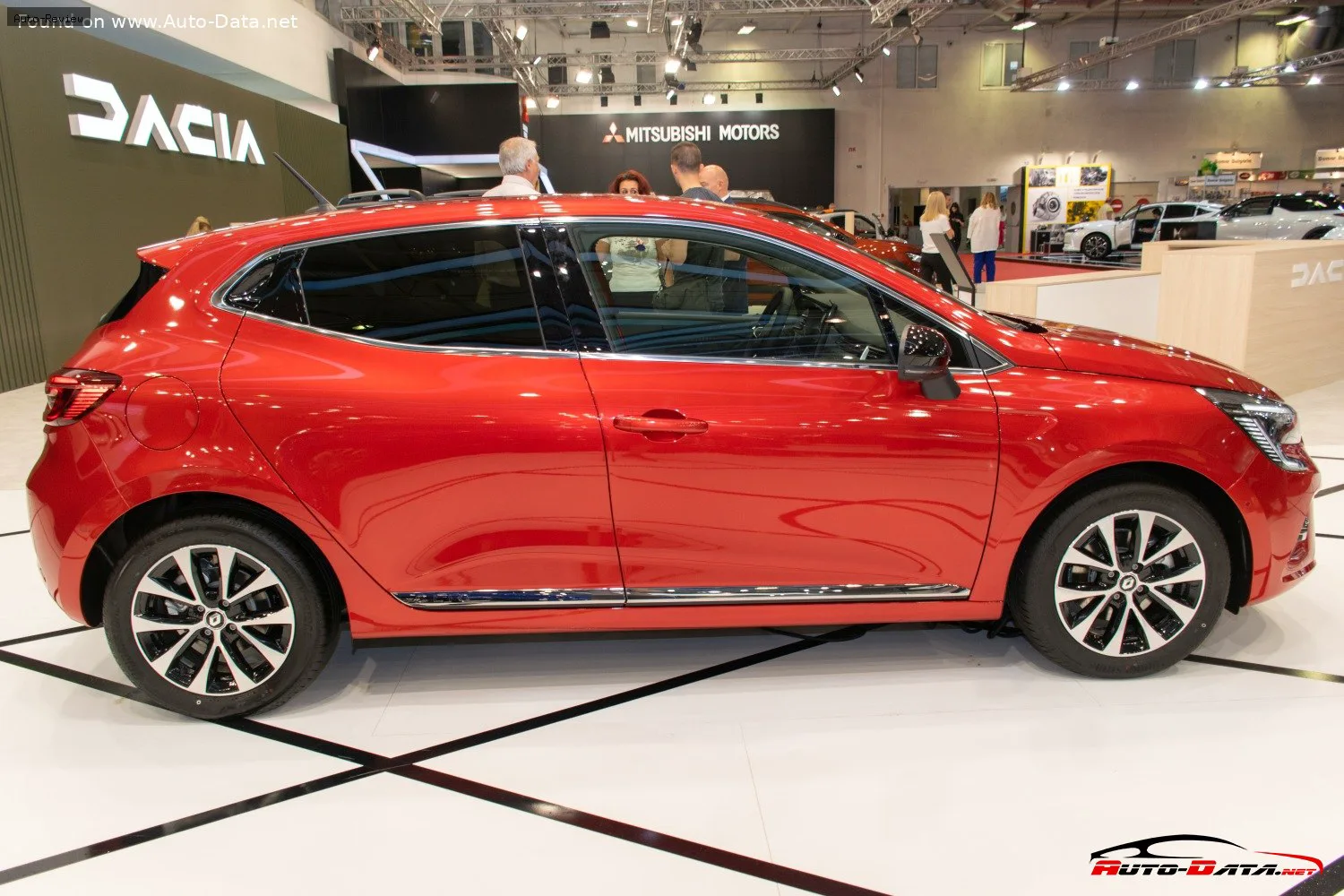 Renault Clio Clio V (Phase I) E-TECH 1.6 (140 лс) Hybrid Multi-Mode 2020 - 2022