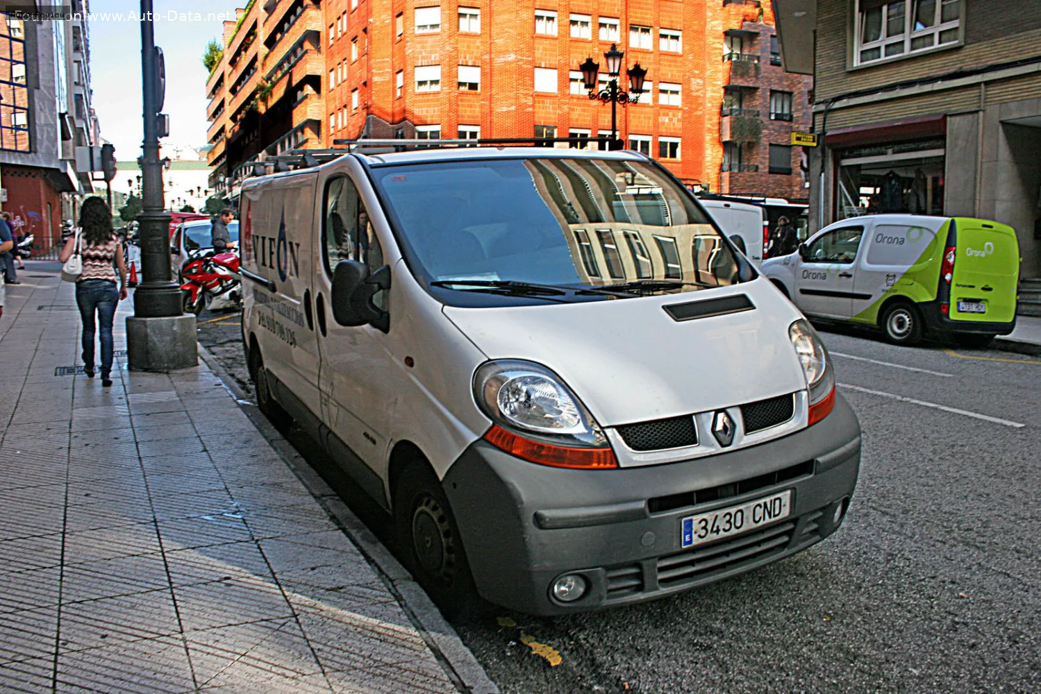 Renault Trafic Trafic II (Phase I) 2.0 (120 лс) L2H1 2001 - 2006 — фото 3