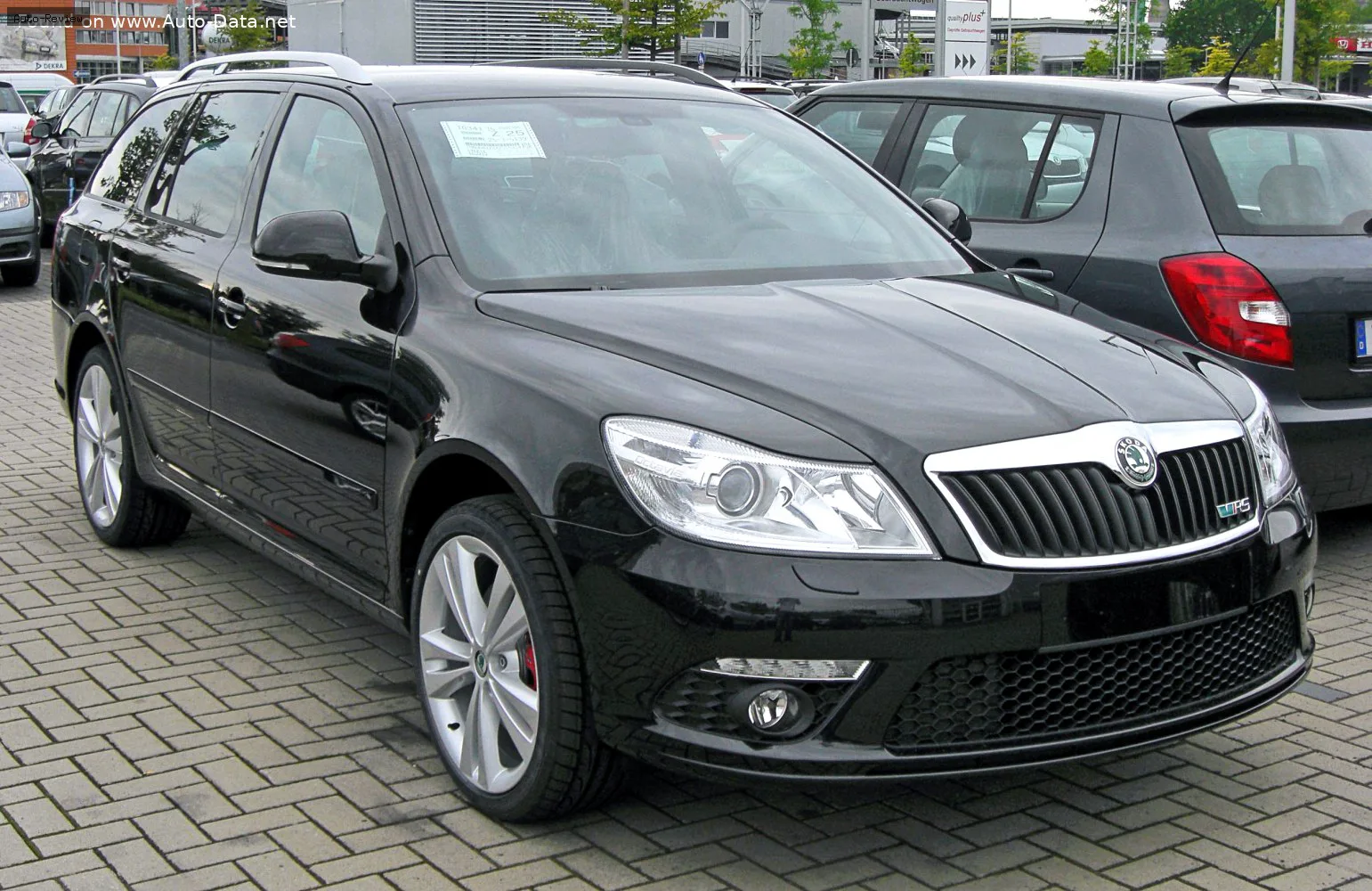 Skoda Octavia Octavia II Combi (facelift 2009) RS 2.0 TSI (200 лс) 2009 - 2013