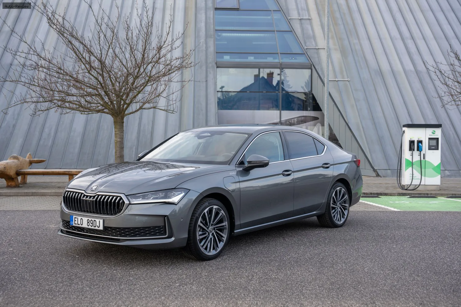Skoda Superb Superb IV iV 1.5 TSI (272 лс) Plug-in Hybrid DSG 2026 -