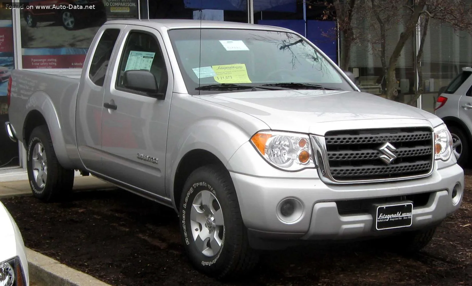 Suzuki Equator Equator Extended Cab 2.5 (152 лс) 2008 - 2012