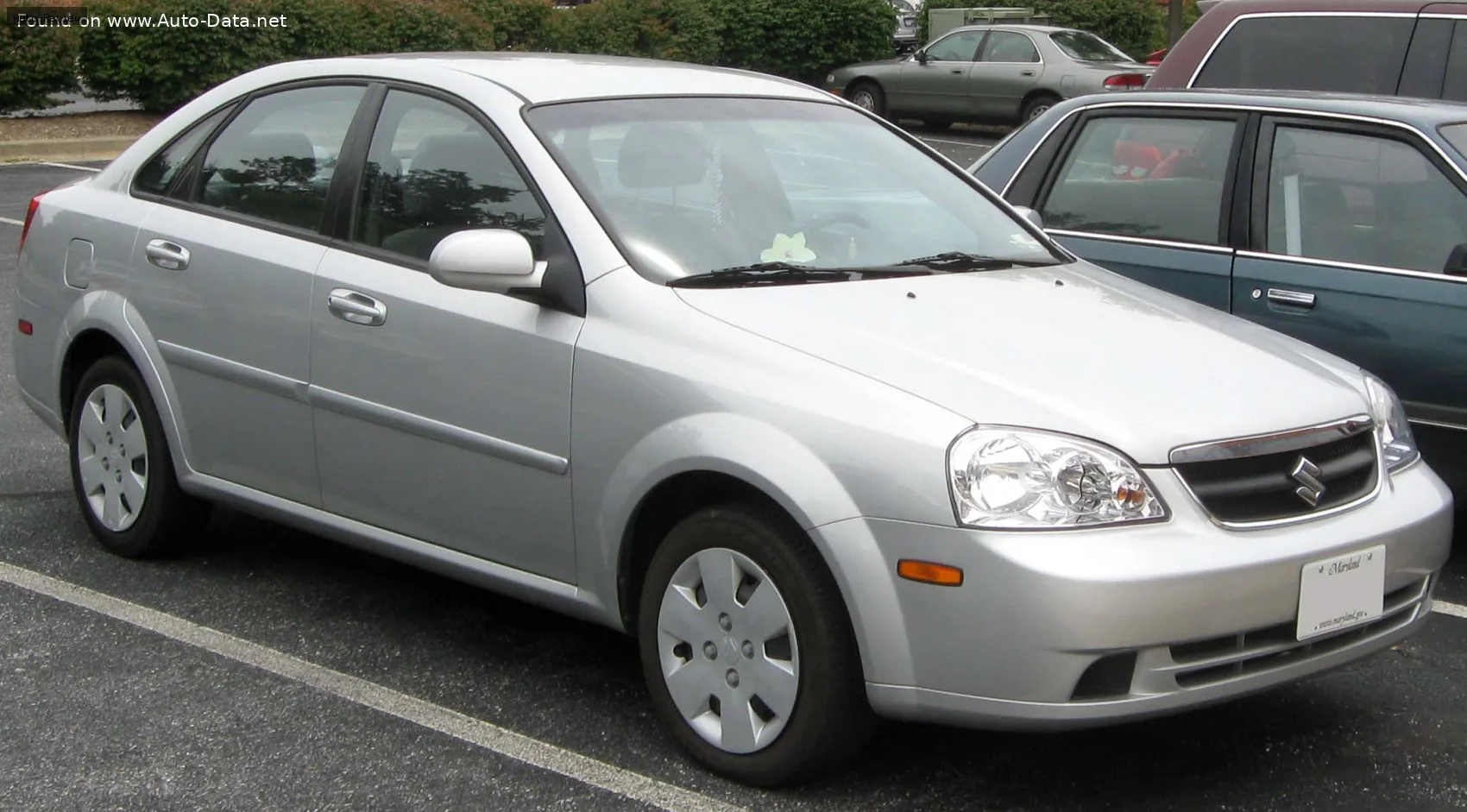 Suzuki Forenza Forenza 2.0 (127 лс) 2006 - 2008