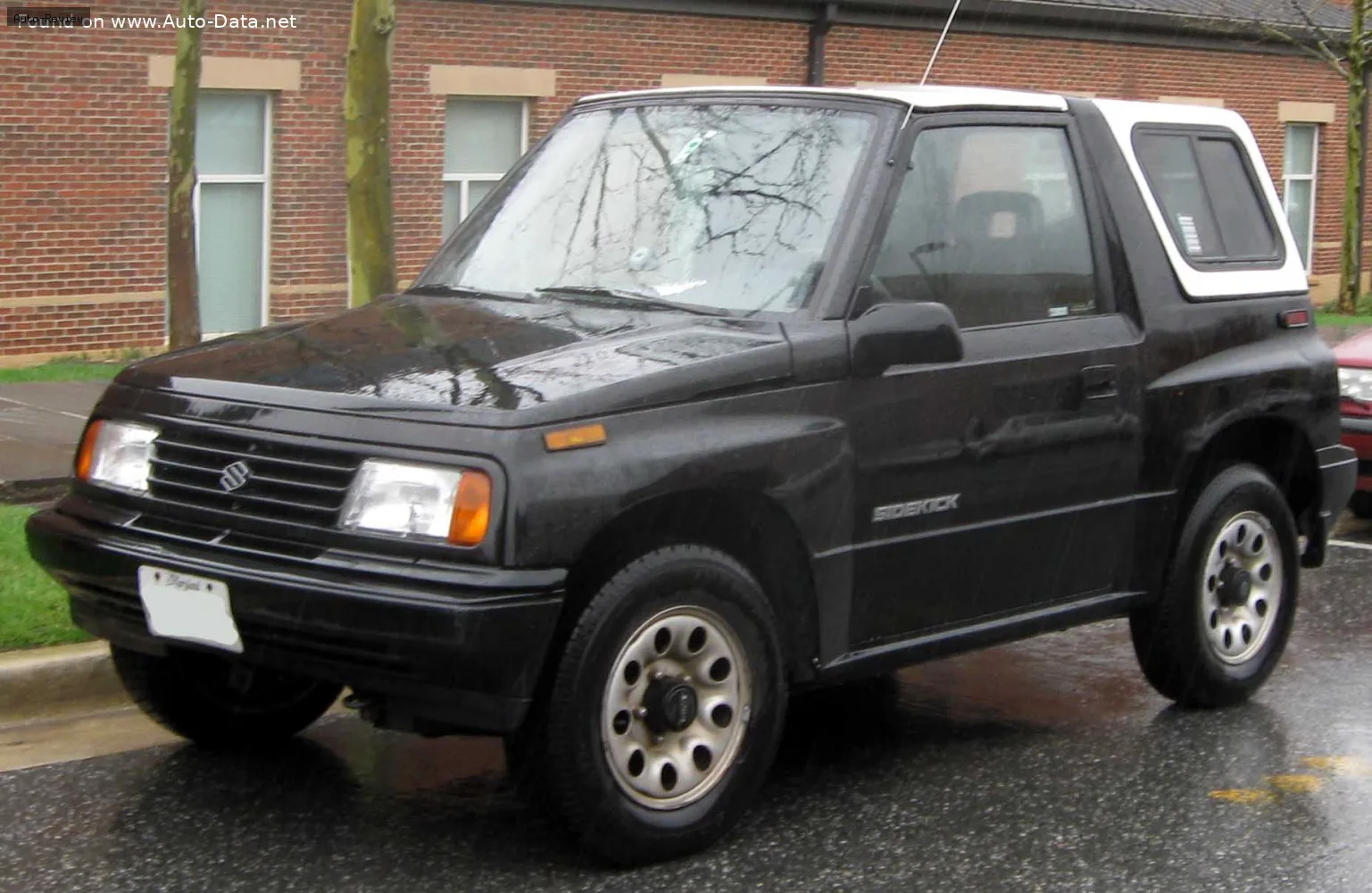 Suzuki Sidekick Sidekick 1.3 (64 лс) 1988 - 1998
