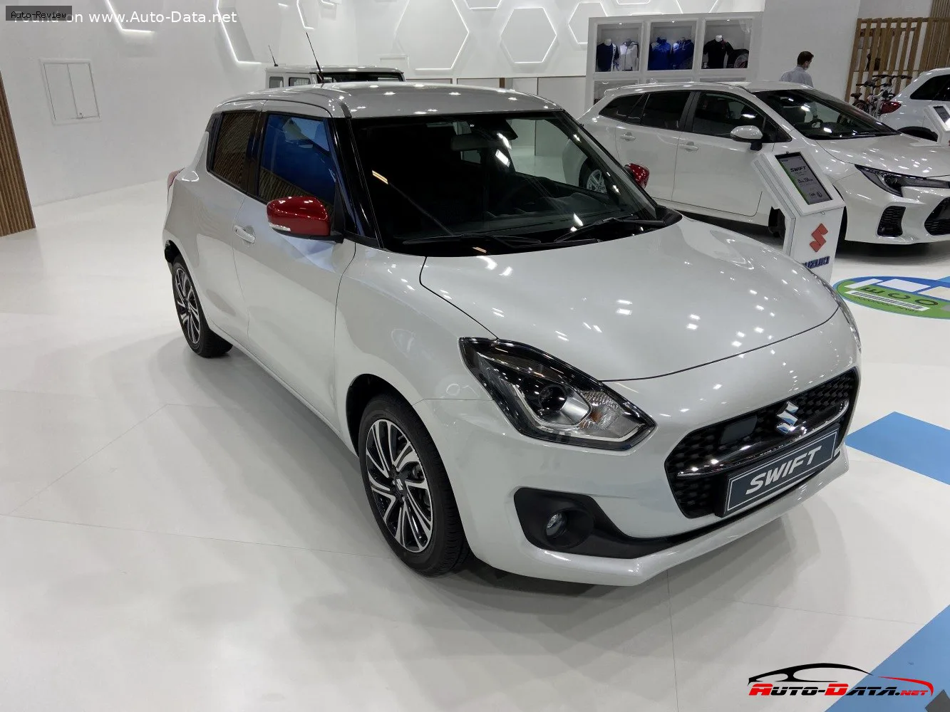Suzuki Swift Swift VI (facelift 2020) 1.2 DUALJET+SHVS (83 лс) 2020 - 2023