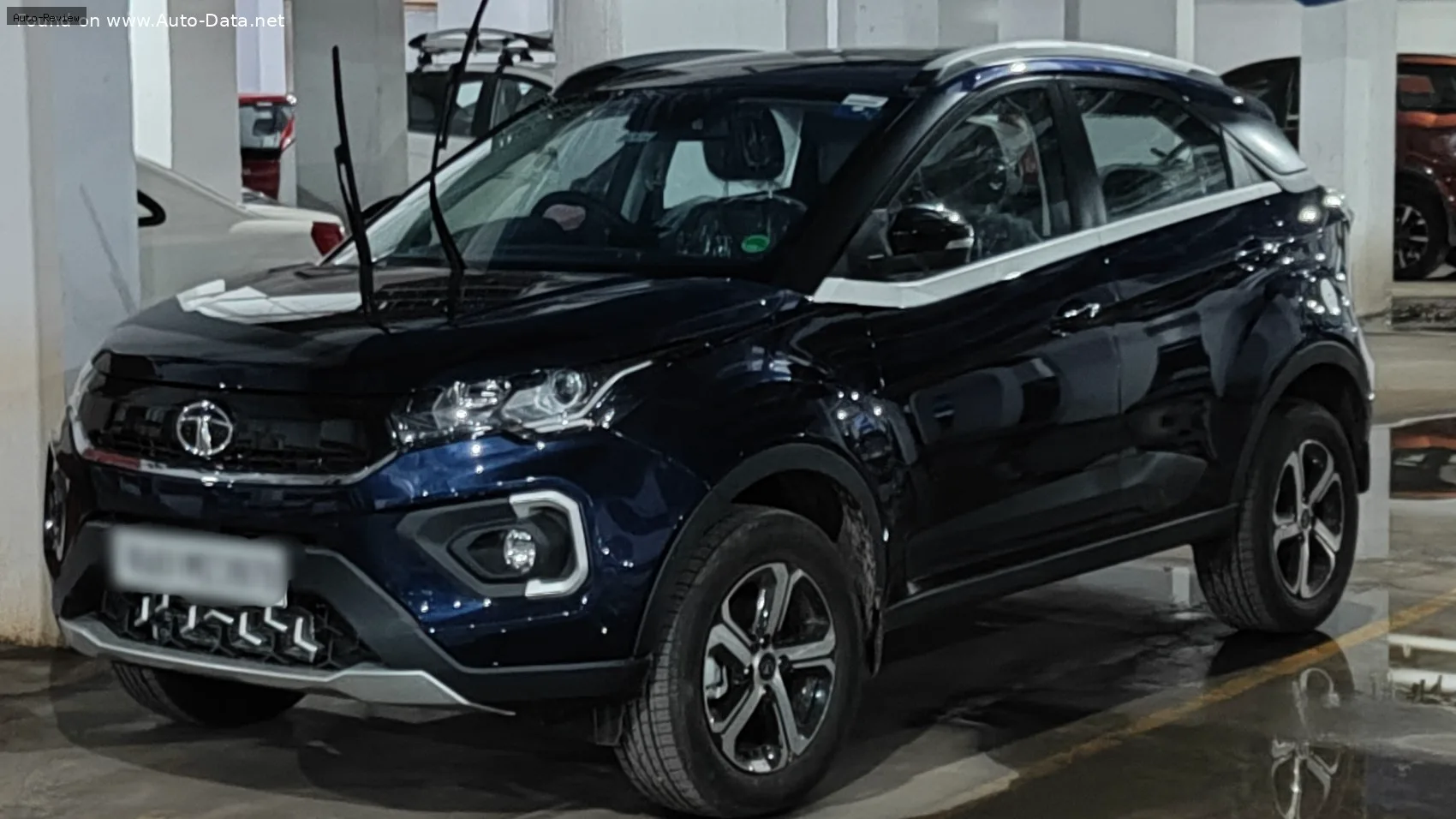 Tata Nexon Nexon (facelift 2020) 1.2 Revotron (120 лс) 2020 - 2023