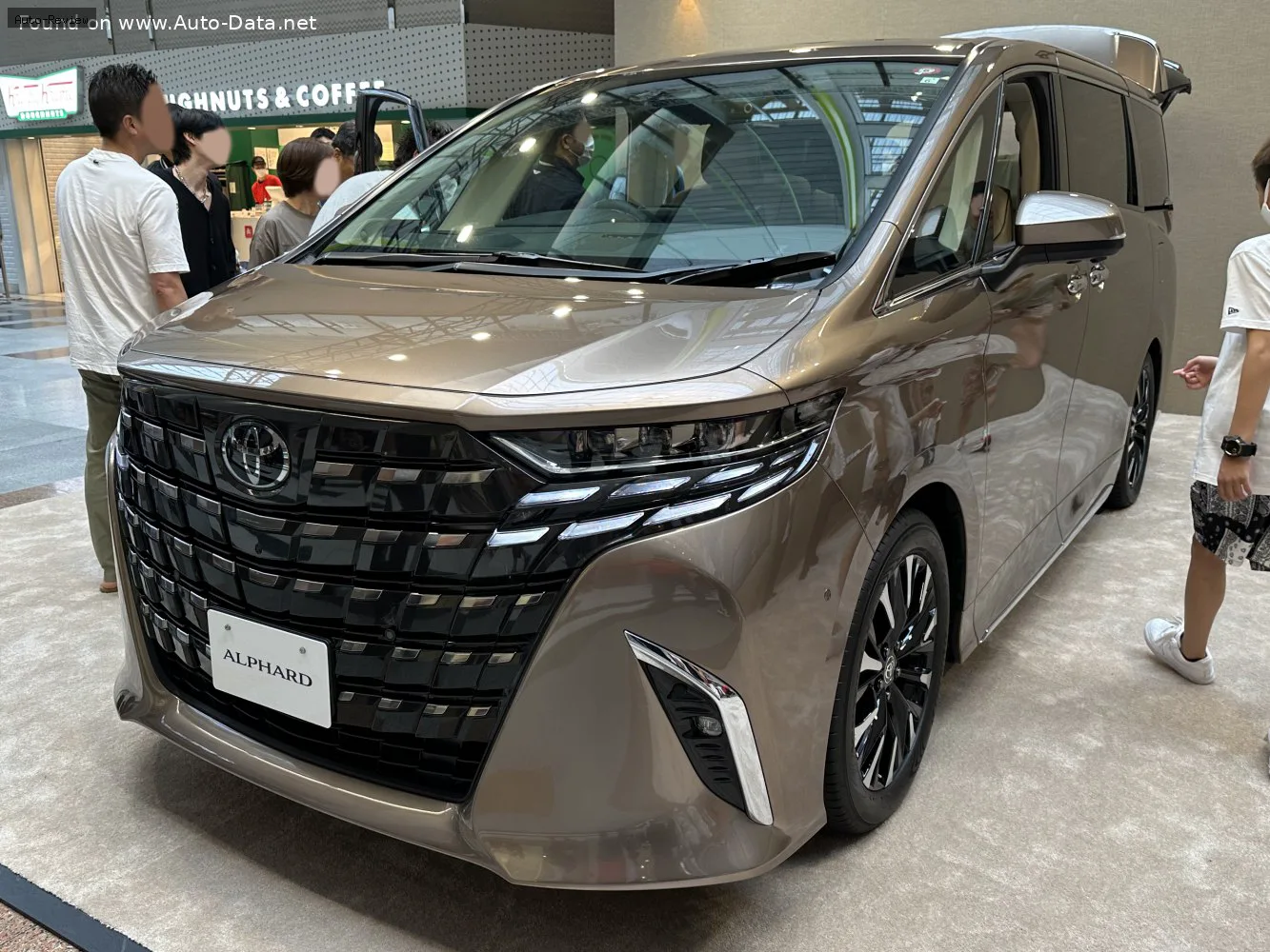 Toyota Alphard Alphard IV 2.5 (182 лс) Super CVT-i 2023 -