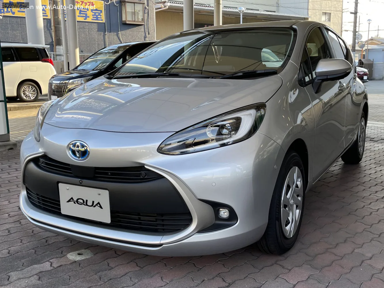 Toyota Aqua Aqua II 1.5L (116 лс) Hybrid E-Four e-CVT 2021 - 2025