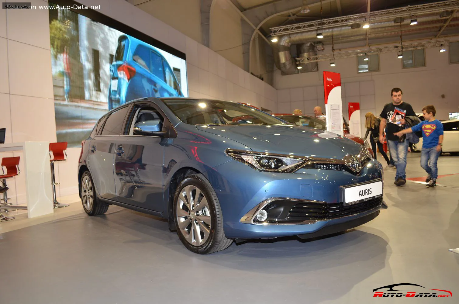 Toyota Auris Auris II (facelift 2015) 1.2 (116 лс) start&stop Multidrive S 2015 - 2018 — фото 3