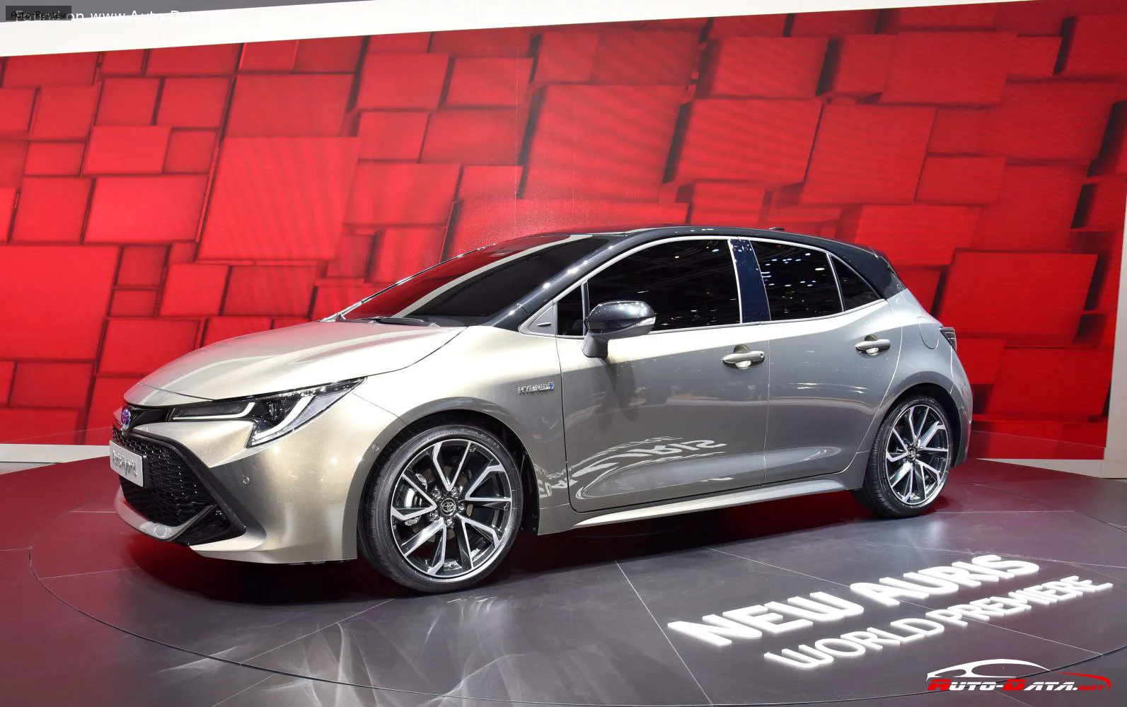 Toyota Auris Auris III 2.0 (170 лс) CVT 2018 -
