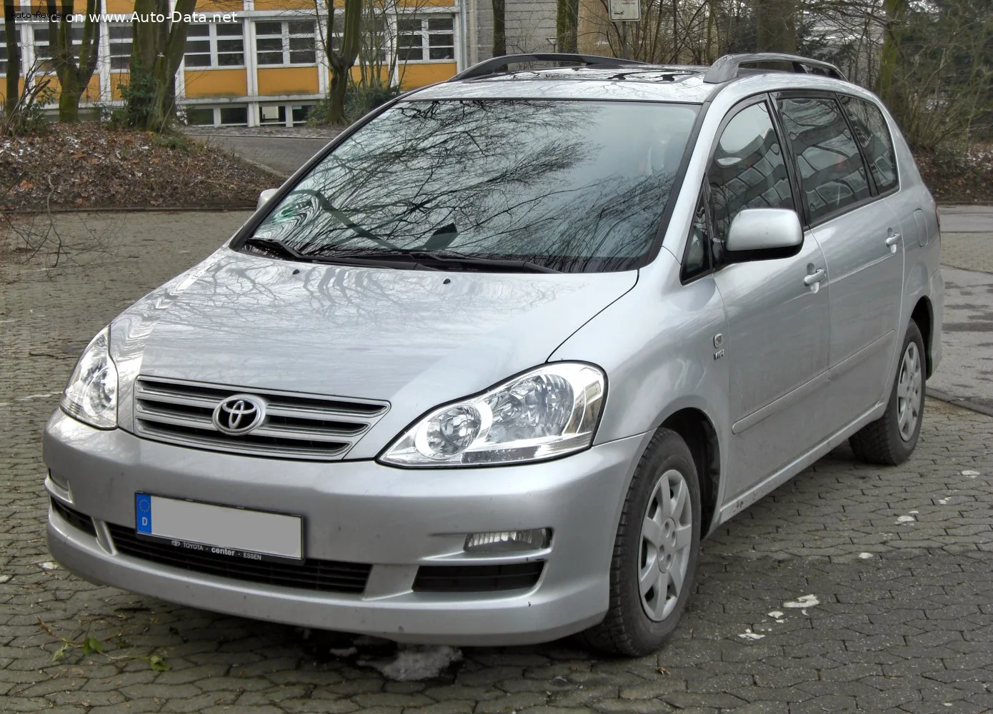 Toyota Avensis Verso Avensis Verso (facelift 2003) 2.0i (150 лс) 2003 - 2009