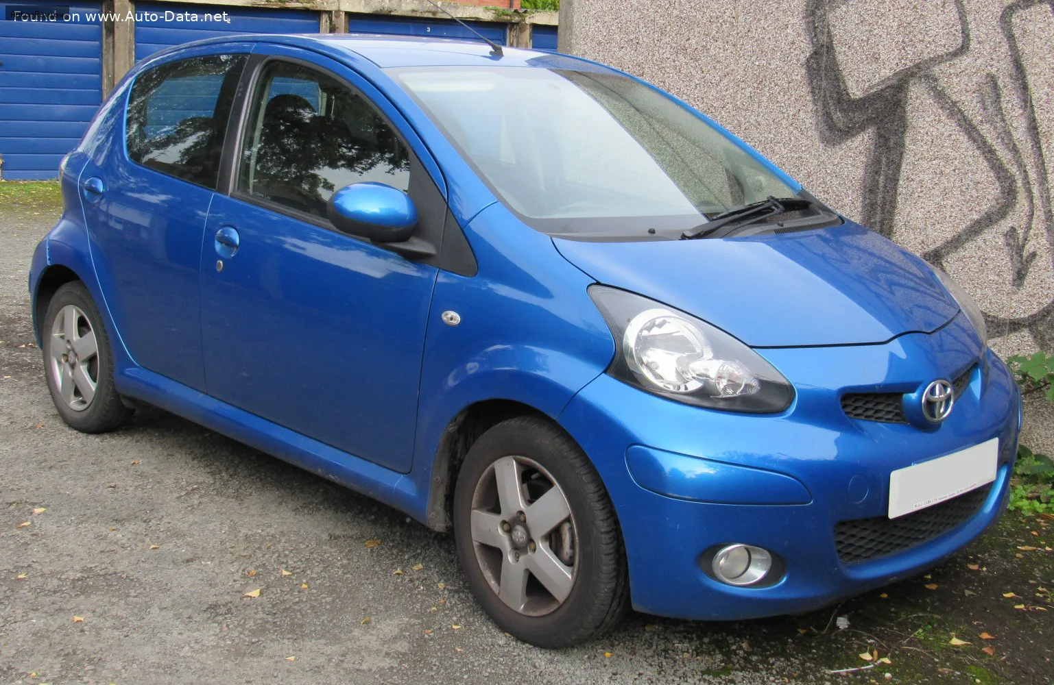 Toyota Aygo Aygo (facelift 2009) 1.0 VVT-i (68 лс) Automatic 2009 - 2012