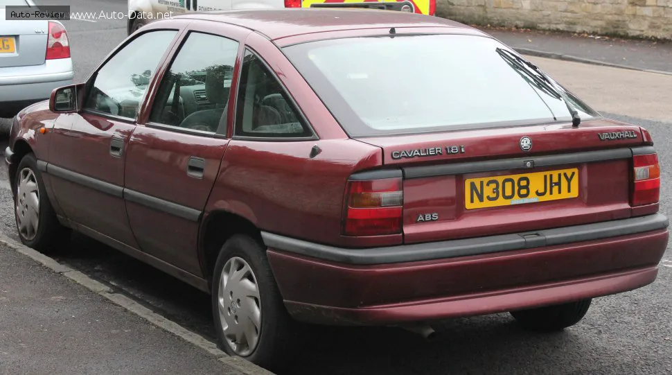 Vauxhall Cavalier Cavalier Mk III CC 2.0i (115 лс) 1988 - 1989 — фото 2
