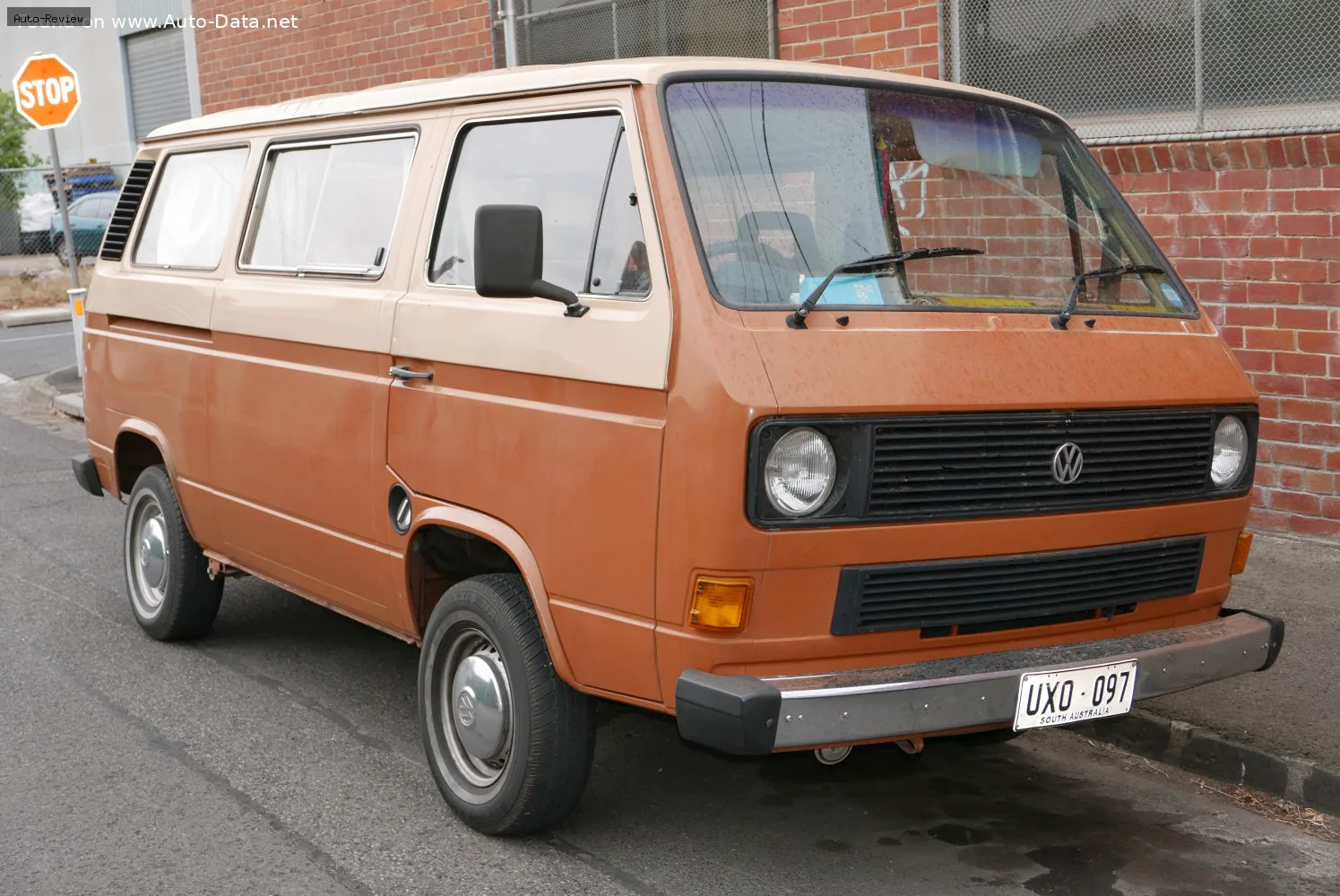 Volkswagen Caravelle Caravelle (T3) 1.9 (78 лс) Manual 5-speed 1982 - 1985