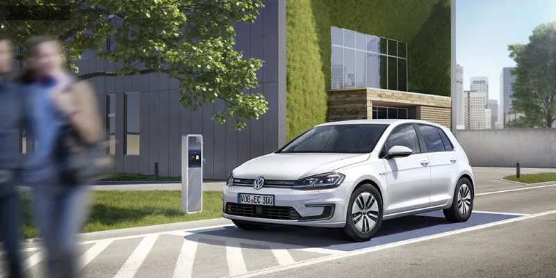 Volkswagen Golf Golf VII (5-door, facelift 2017) e-Golf 35.8 kWh (136 лс) CVT 2017 - 2020
