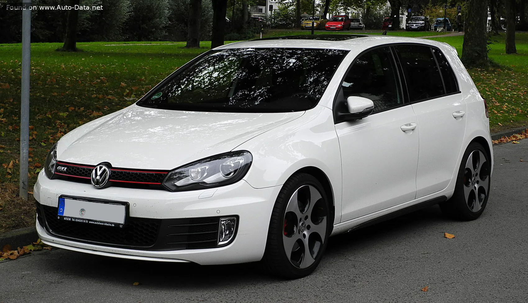 Volkswagen Golf Golf VI (3-door) GTI 2.0 TSI (210 лс) 2009 - 2012
