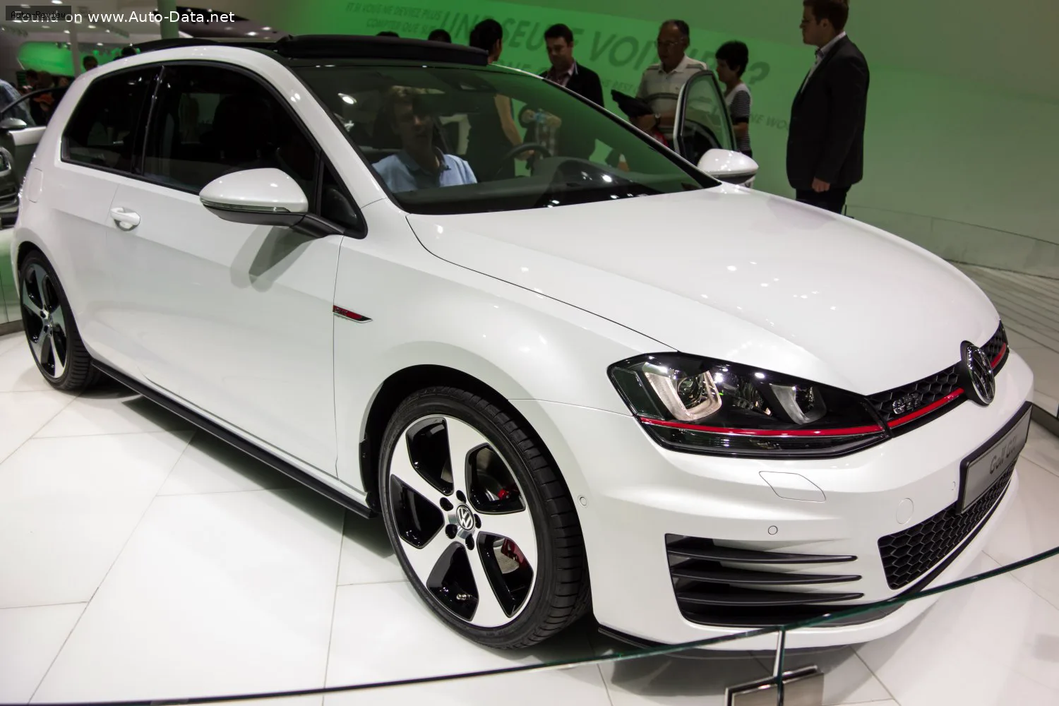 Volkswagen Golf Golf VII (3-door) GTI 2.0 TSI (210 лс) 2014 - 2017 — фото 3